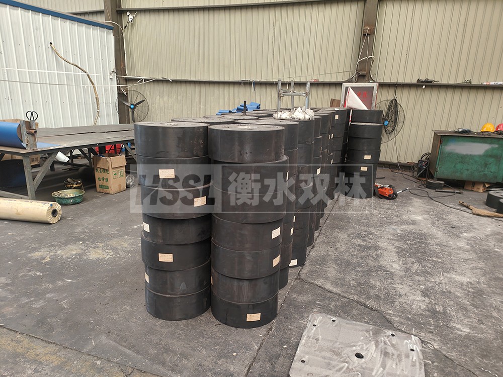 天然橡胶隔震支座 LNR900
