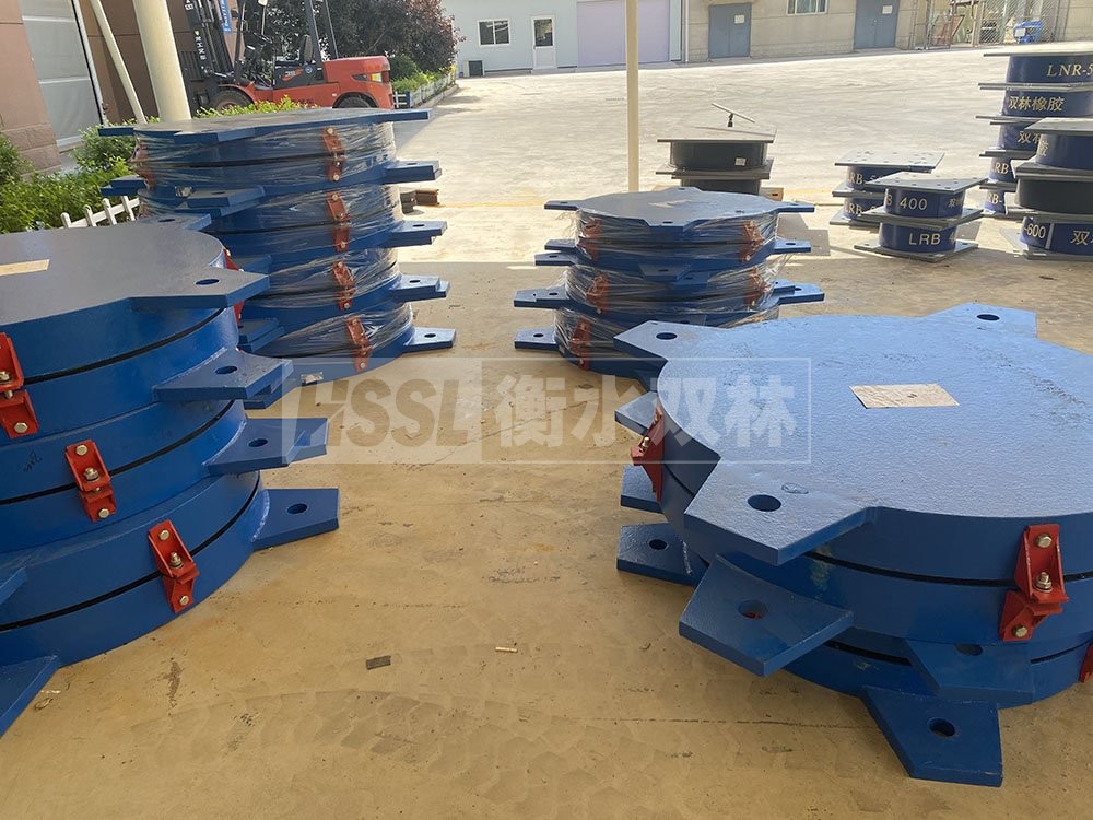 超高阻尼减隔震支座生产厂家 楼房抗震支座厂家 LNR300隔震支座厂家